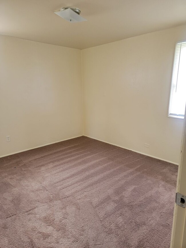Building Photo - Cozy Rambler in Lakewood