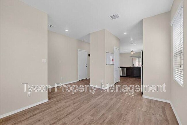 Building Photo - 3408 Oregon Trail Rd NE