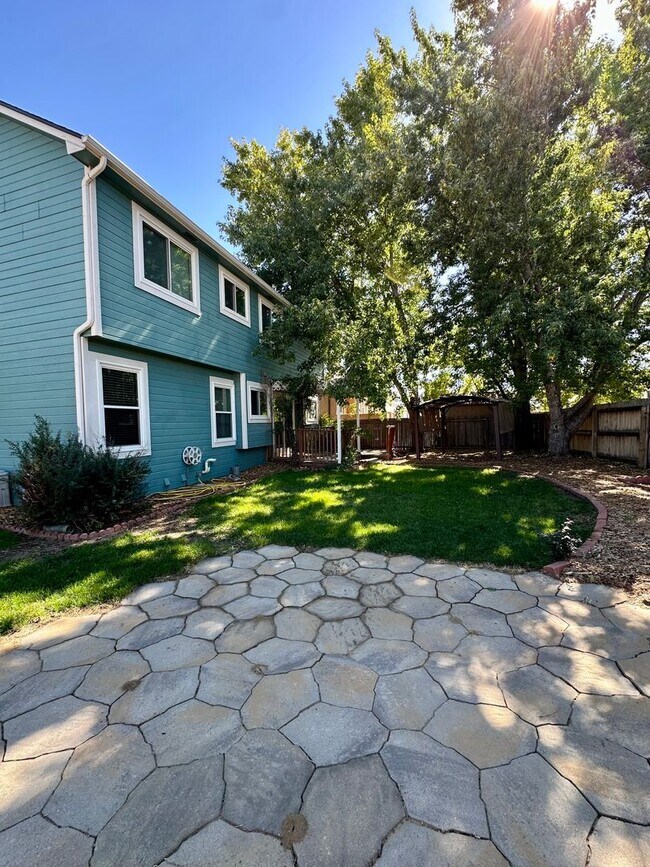 Building Photo - BEAUTIFULLY UPDATED 3BD HOME NEAR FORT CARSON