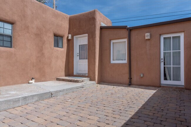 Building Photo - 728 Montez Pl