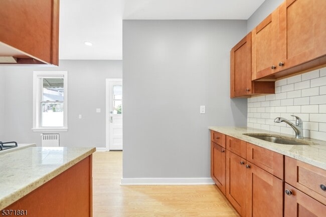 Building Photo - 38 Semel Ave