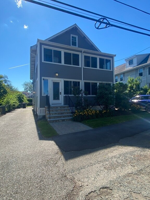 Building Photo - 12 5th Ave