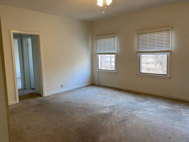 Building Photo - 461 W Colorado St