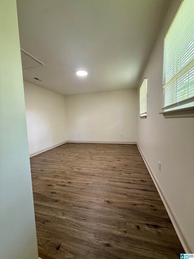 Building Photo - 1458 Hueytown Rd