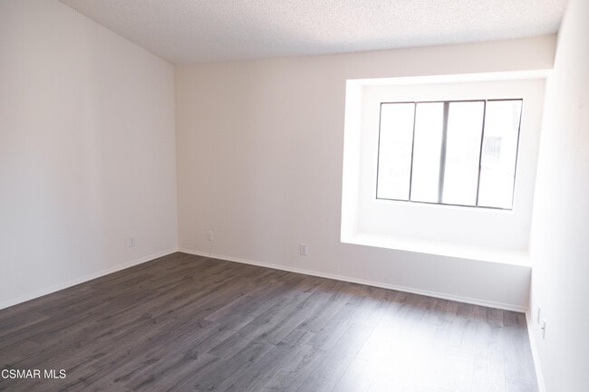 Building Photo - 215 Blackfoot Ln