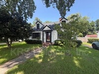 Building Photo - 606 E Bayview Blvd