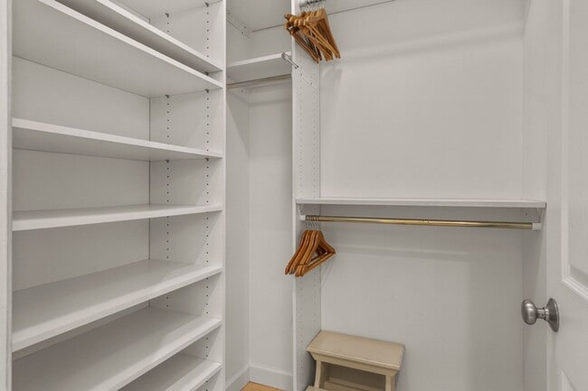 Building Photo - Pet-Friendly 30-Day Rental – Downtown Wate...