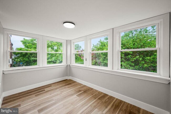 Building Photo - 5113 W Thompson St