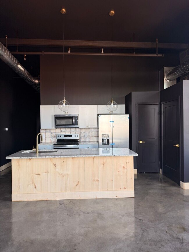 Building Photo - 1 bedroom/1 bathroom NEW LUXURY apartment in Red Lion, PA