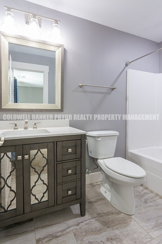 Building Photo - 9618 Shooting Star Cir