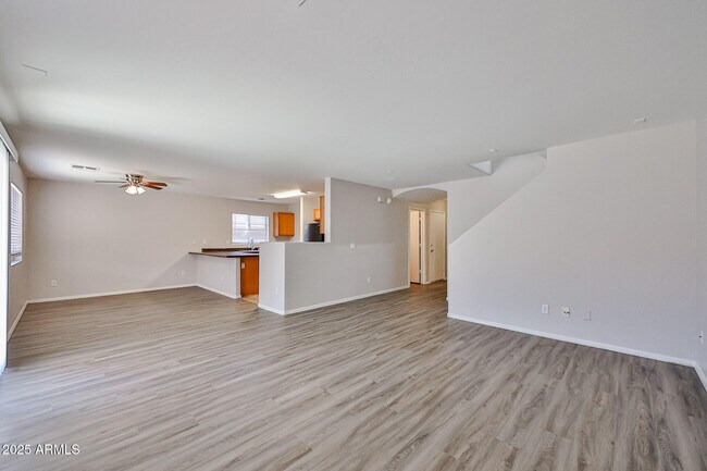 Building Photo - 8605 W Jocelyn Terrace