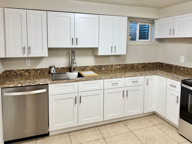 Building Photo - 250 N 360 W