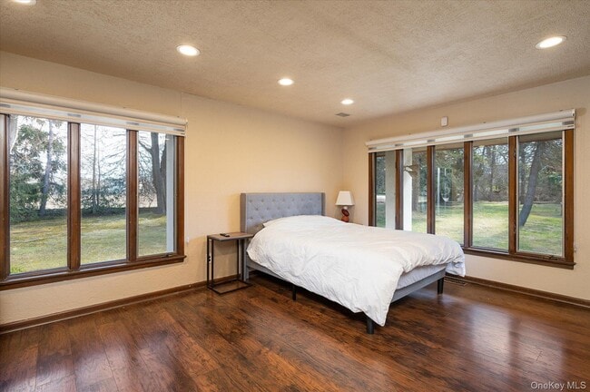 Building Photo - 8 Plaka Ct