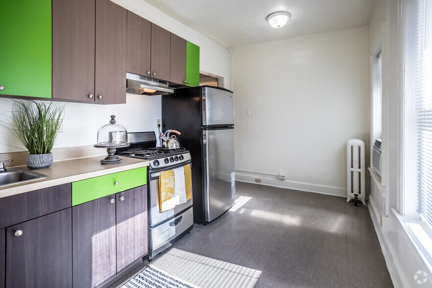 Primary Photo - Parkside Poplar Apartments