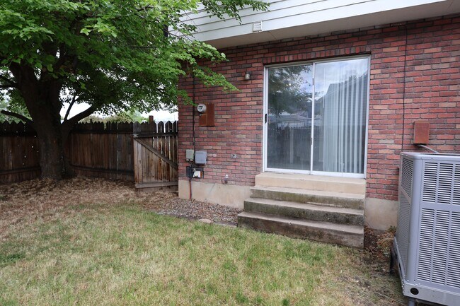 Building Photo - 1060 N 375 W