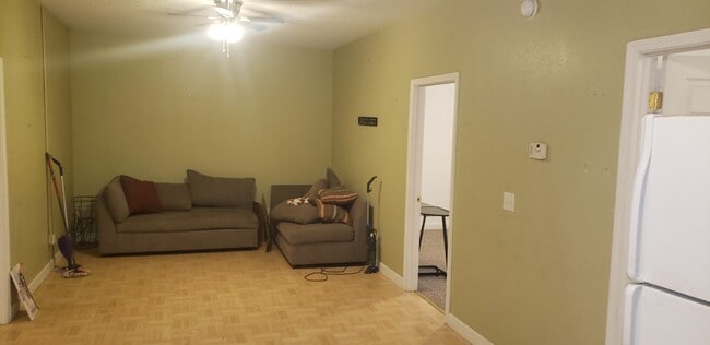 Large family room with cable hook-up - 326 E Central St