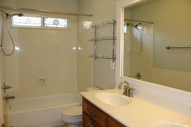 Building Photo - 1279 Amalfi Common