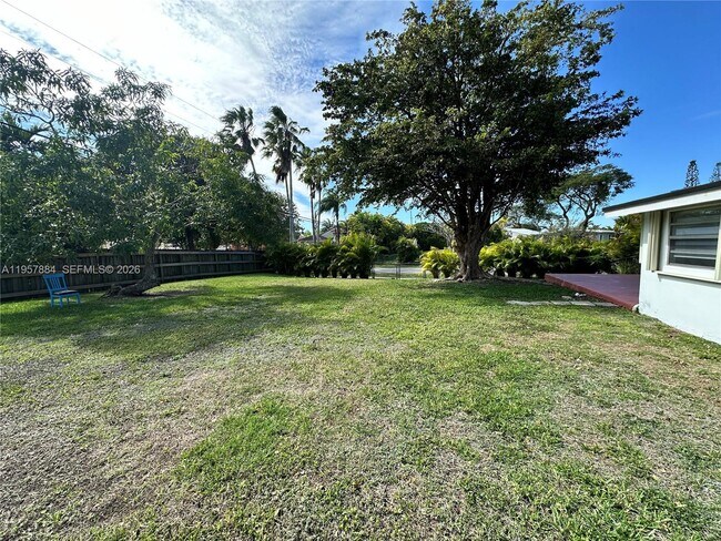 Building Photo - 9450 SW 181st Terrace