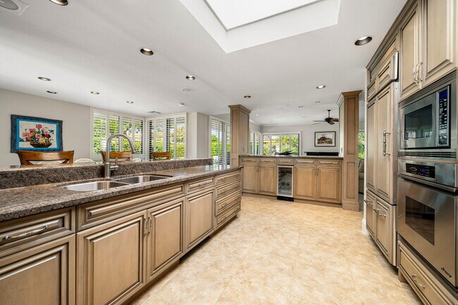 Building Photo - 6 Oxford Ct