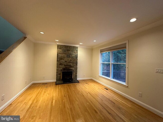 Building Photo - 5509 Thornbush Ct