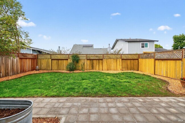 Building Photo - 4533 Hillview Ct