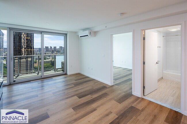Building Photo - 1515 Liona St