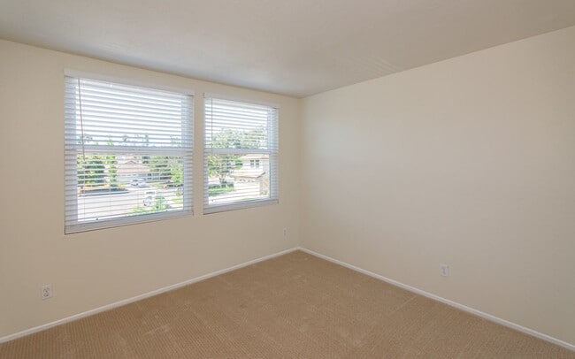 Building Photo - Wonderful 3BR/2.5BA La Costa Home!!!