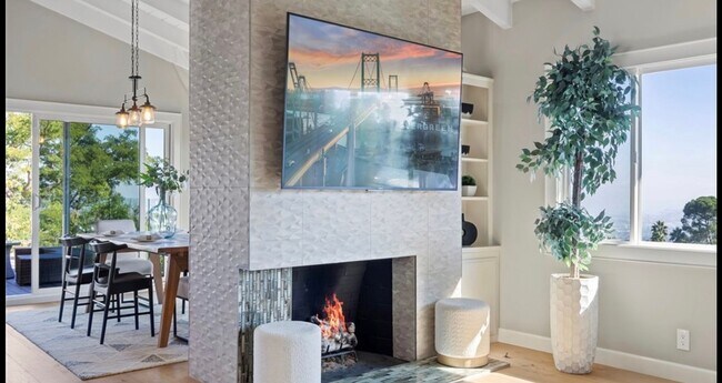 Building Photo - Resort-Style Living with Pool & Iconic Coastal Views