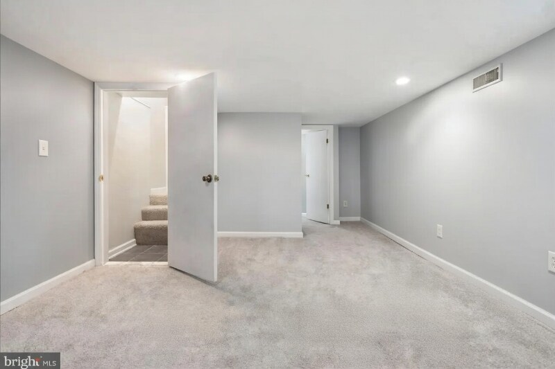 Building Photo - 57 E Heath St