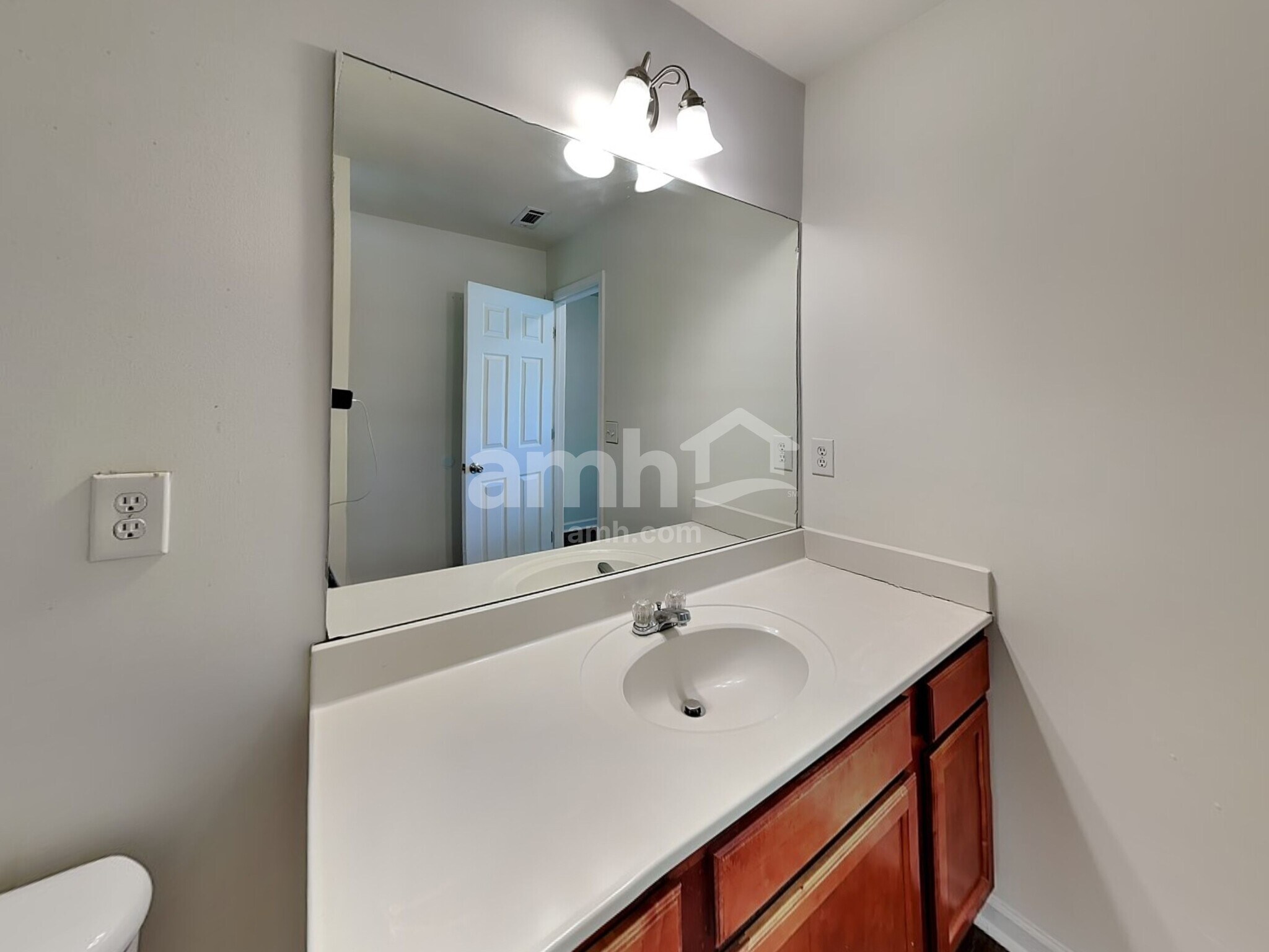 Building Photo - 3802 Uppark Dr