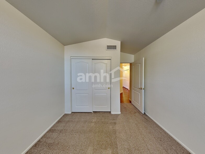 Building Photo - 555 N 167th Dr