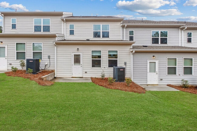 Building Photo - Covey Homes Villa Rica