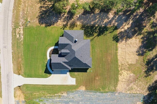 Building Photo - 1007 Meadow Wood Ter