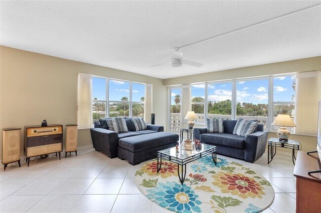 Building Photo - 4010 Galt Ocean Dr