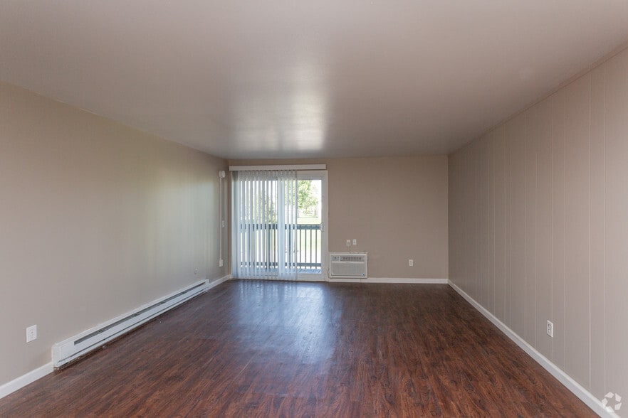 1BR, 1BA - Wellington Manor Apartments