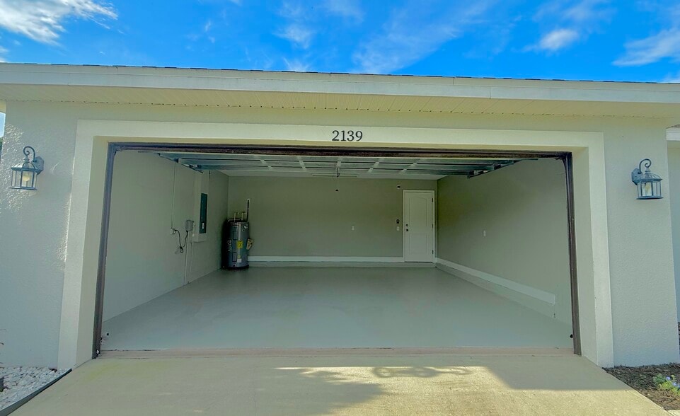 Building Photo - 2139 Sutton Ridge Ave