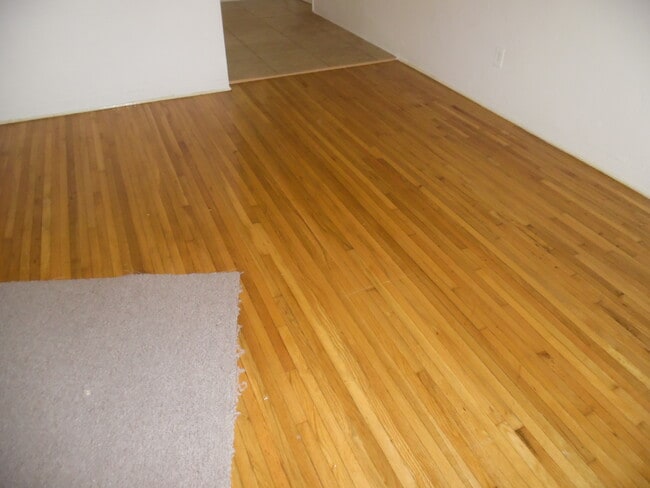 Building Photo - 1900 NE 157th Ter