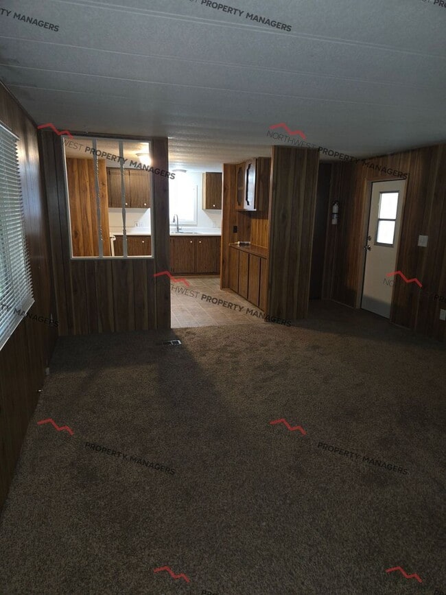 Building Photo - STATUS: AVAILABLE | R255F | $1850