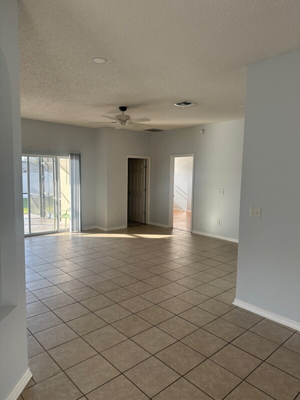 Building Photo - 1733 Manchurian St