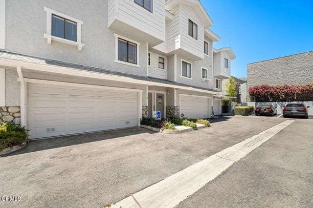 Building Photo - 4455 Rockland Pl