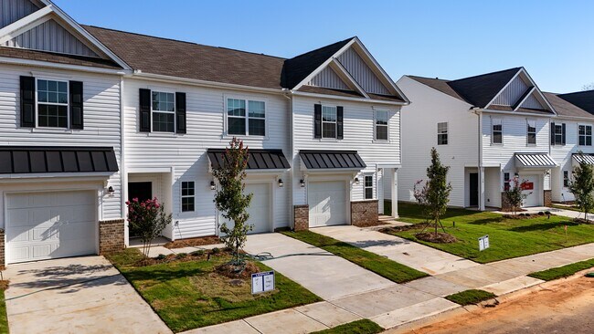 Building Photo - 18 Twiggs Ln
