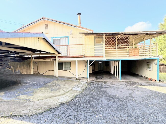 Primary Photo - 282 W St Charles St