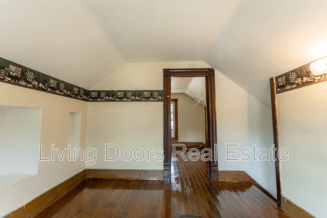 Building Photo - 1025 N 8th St