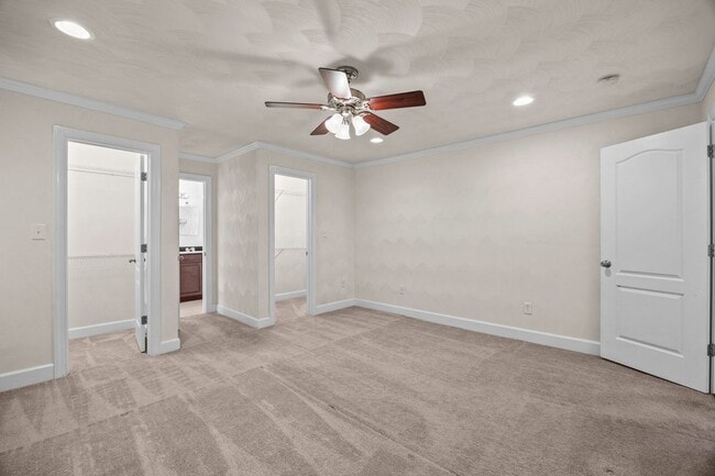 Building Photo - Beautiful Spacious Home for Rent in Norfolk!