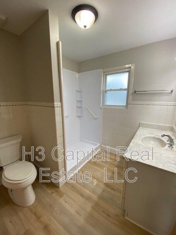 Building Photo - 2111 Clark Ave
