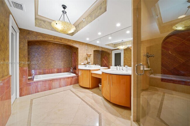 Building Photo - 17875 Collins Ave