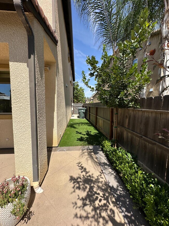 Building Photo - 11664 N Bella Verde Ave
