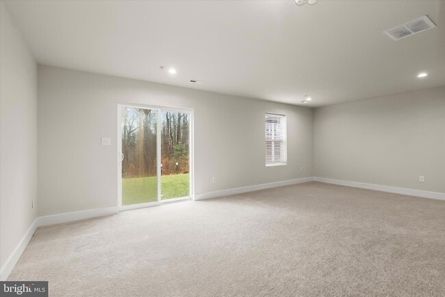 Building Photo - 304 Sweetbay Rd