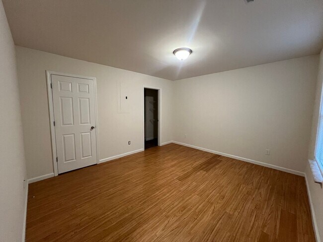 Building Photo - Home for rent