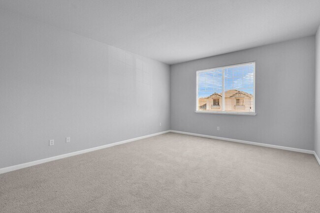 Building Photo - EXTRA LARGE HOME AND LOT... NESTLED IN THE ANTIOCH HILLS... 5 BEDS/3 BATHS/LARGE LIVING ROOM AND ...